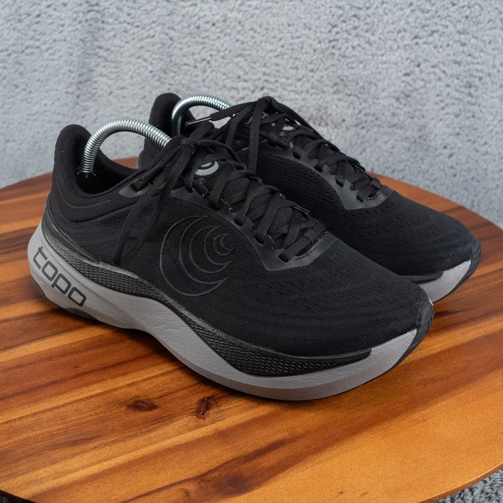 Men's Topo Athletic Aura, Black/Charcoal, Size 8.5 Wide US